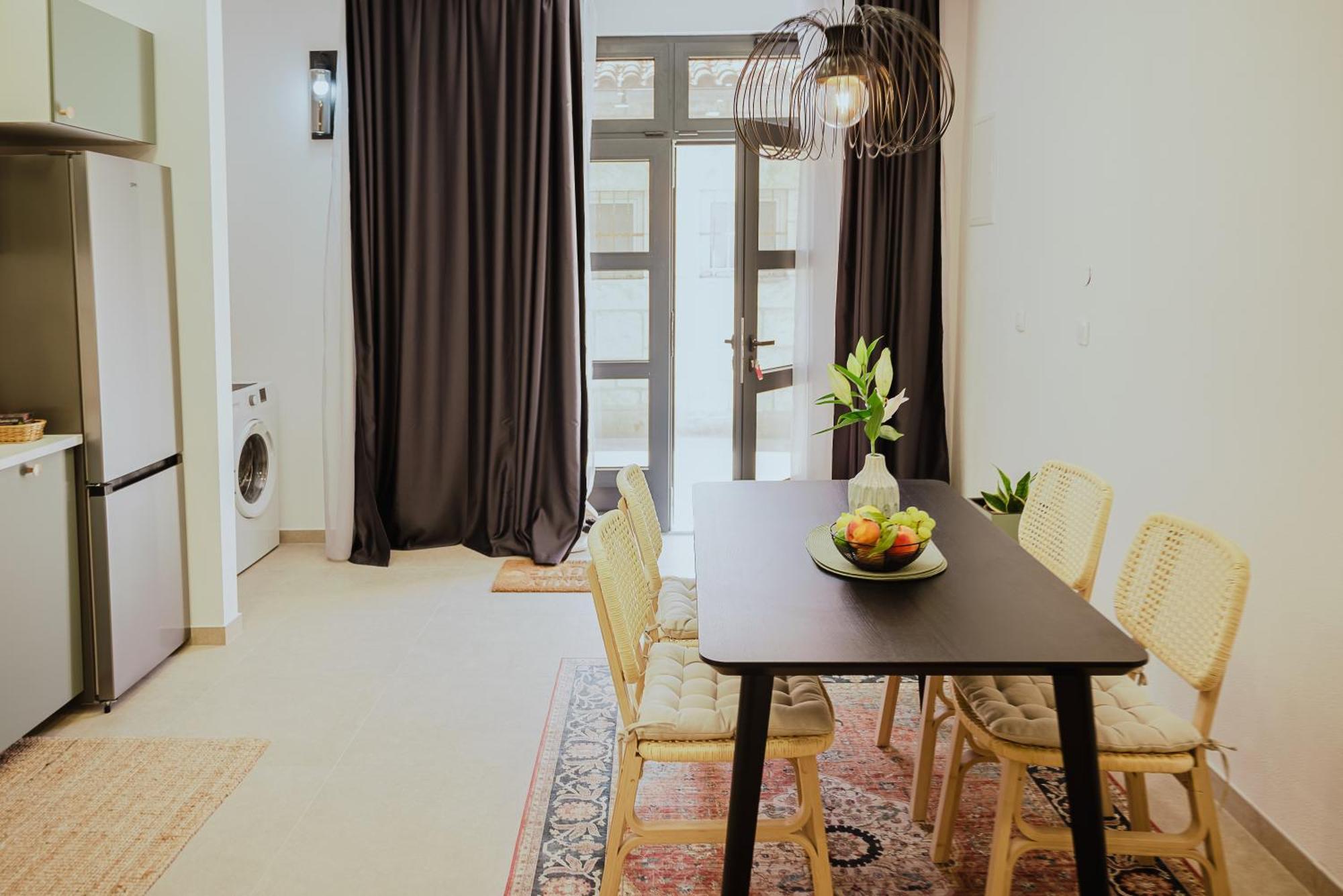 Stylish Town Centre Mariroza *