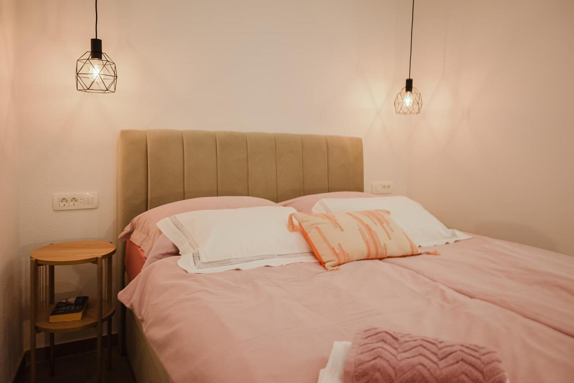 Stylish Town Centre Mariroza Apartman *